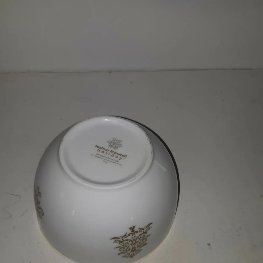Joshua Maxwell  Holiday Bowl White and gold design